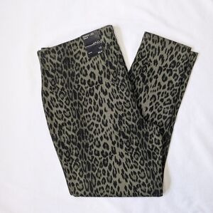 NWT Inc. Women's Animal Print Skinny Pants, size 18